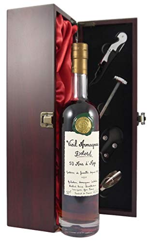 50 Year Old Delord Freres Vieil Bas Armagnac 50 Year Old (50cl) in einer mit Seide ausgestatetten Geschenkbox, da zu 4 Wein Accessoires, 1 x 500ml von 50 Year Old Delord