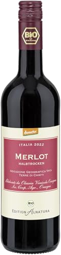 Alnatura Merlot Italien 2022, Halbtrockener Bio-Rotwein, 6 x 0,75l von Alnatura