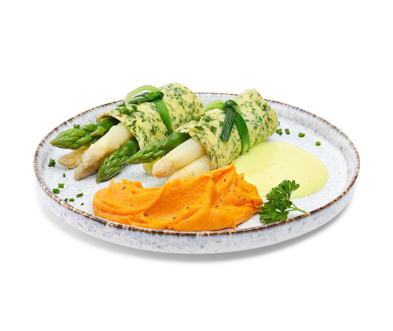 Spargel im Crepemantel mit Süßkartoffelpüree und Sauce Hollandaise, für 2 Personen von Alois Dallmayr KG