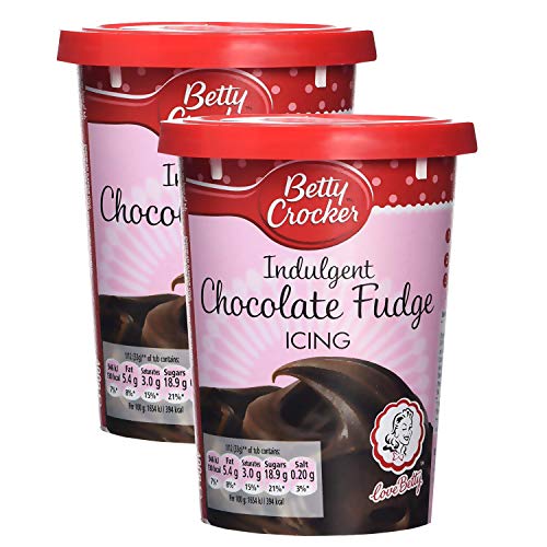 Betty Crocker Indulgent CHOCOLATE FUDGE Icing 2x 400g (800g) - Schokoladen Toffee Kuchenglasur von Betty Crocker