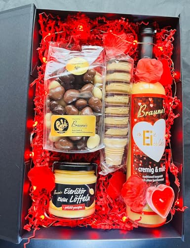 Braune's Geschenkbox - "Valentinstag" - Geschenkidee zum Valentinstag // 2 x Eierlikörprodukte + Schoko-Dinkel-Herzen + Waffelbecher + Lichterkette + Rosenbl. + Teelicht in Herzform von Braune's