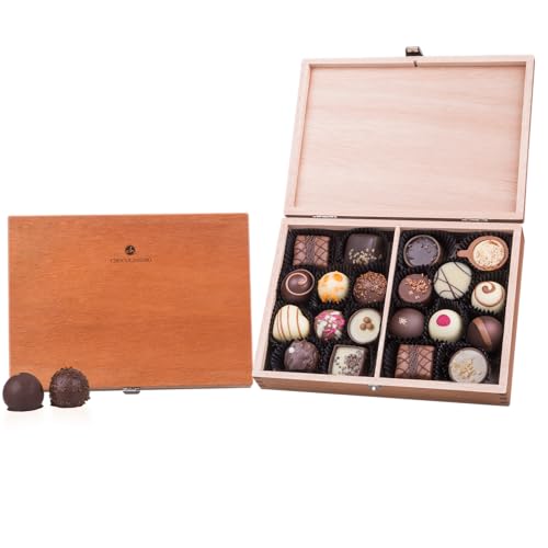 CHOCOLISSIMO Schokolade Geschenk - Pralinen Geschenk - 20 Luxus Pralinen in einem Holzkästchen, Besondere Schokolade - Geschenk, Geschenkidee Geburtstag, Weihnachten, Jahrestag - ChocoClassic von CHOCOLISSIMO