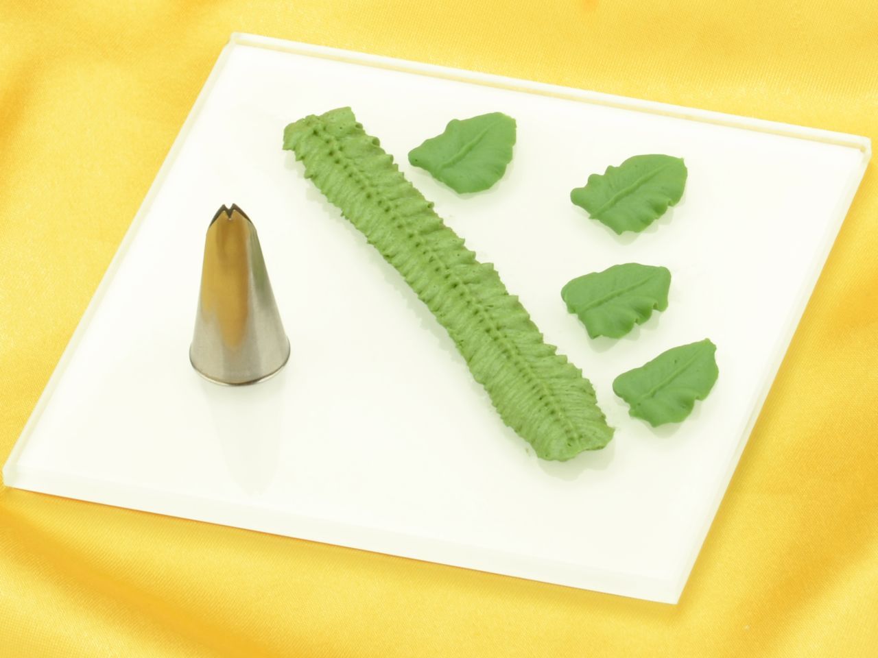 Garniertülle Blatttülle 9mm x 1,3mm GREENLINE von Cake-Masters