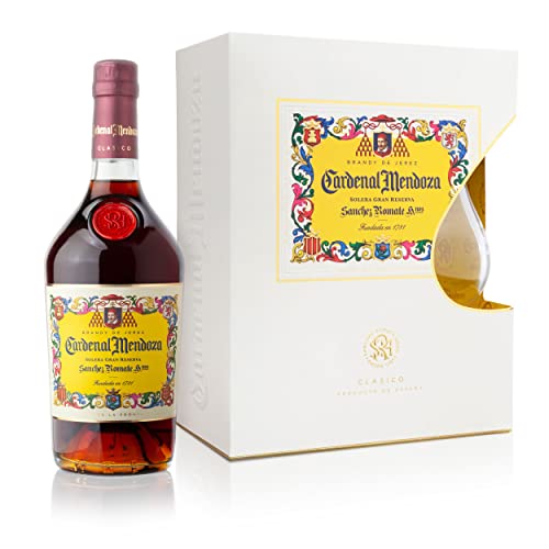 Cardenal Mendoza Clásico Solera Gran Reserva, Brandy de Jerez (1x0,7l) 40% vol - In edler Geschenkverpackung mit Brandyglas - 15 Jahre im Solera-System gereift, ausgewogener Geschmack, angenehm süß von Cardenal Mendoza