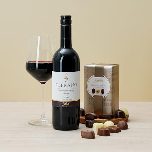 Red Wine & Butlers Chocolates Hamper von Carrolls Irish Gifts