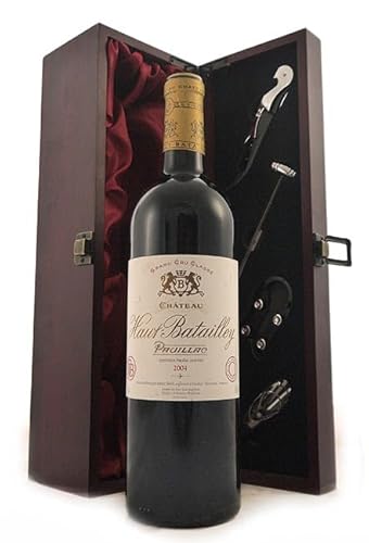 Chateau Haut Batailley 2004 Pauillac Grand Cru Classe (Red wine) in einer mit Seide ausgestatetten Geschenkbox, da zu 4 Weinaccessoires, 1 x 750ml von Chateau Haut Batailley