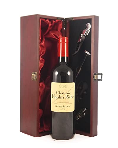 Chateau Moulin Riche 2012 Saint Julien in einer mit Seide ausgestatetten Geschenkbox, da zu 4 Weinaccessoires, 1 x 750ml von Chateau Moulin Riche