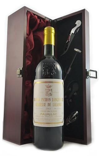 Chateau Pichon Longueville, Lalande 1985 2eme Grand Cru Classe Pauillac in einer mit Seide ausgestatetten Geschenkbox, da zu 4 Weinaccessoires, 1 x 750ml von Chateau Pichon Longueville,