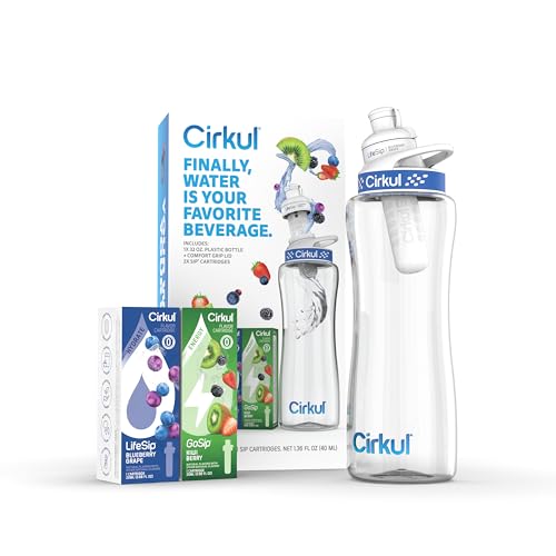 Cirkul BPA-freies Kunststoff-Wasserflaschen-Starter-Set mit marineblauem Deckel, 2 Geschmackskartuschen (1 LifeSip Blueberry Grape, 1 GoSip Kiwi Berry), keine Kalorien und kein Zucker von Cirkul