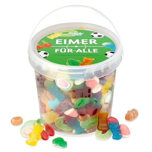 Eimer für Alle L - 1630g Süßigkeiten-Mix im Eimer, Party Eimer für Fußball-Events, Geschenk für Fußballfans von Der Zuckerbäcker