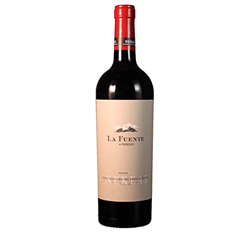 Nekeas Navarra Crianza "La Fuente" DO 0.75 Liter von ErnenWein