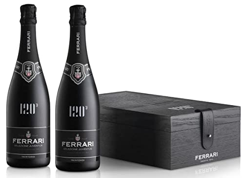 SELECTION JUVENTUS 120, EIN TRENTODOC-SPEZIAL 120 JAHRE JUVENTUS 2 BOTTIGLOIE 75 CL IN DER SCHACHTEL von FERRARI F.LLI LUNELLI SpA