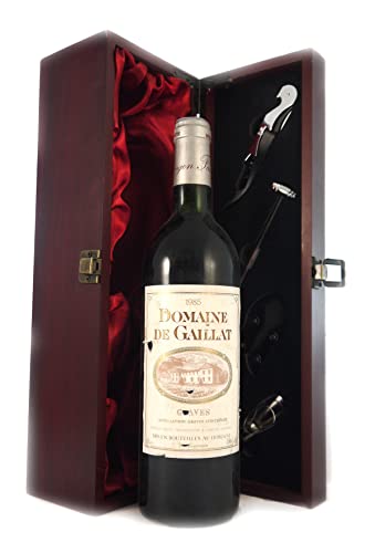 Domaine de Galiiat 1985 Graves (Red wine) in einer mit Seide ausgestatetten Geschenkbox, da zu 4 Weinaccessoires, 1 x 750ml von Generic