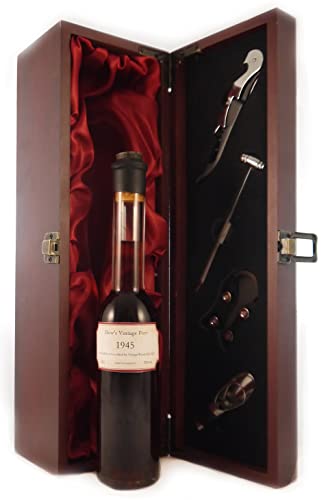 Dow's Vintage Port 1945 (Decanted Selection) 20cls in einer mit Seide ausgestatetten Geschenkbox, da zu 4 Weinaccessoires, 1 x 200ml von Generic