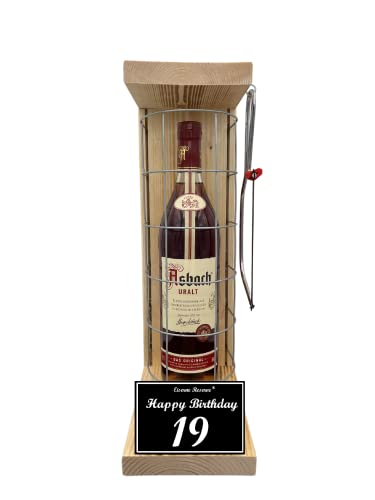 Asbach Uralt - Geschenk Geburtstag Geschenkset Eiserne Reserve Gitterkäfig incl. Säge Text s/w Happy Birthday Brandy (1 x 0.70 l) von Genial-Anders