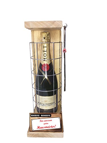 Moet Hausmeister Geschenke - Geschenk für Hausmeister Eiserne Reserve Gitter incl. Notsäge Text rot: Für unseren guten Hausmeister Champagner (1 x 0.75 l) von Genial-Anders