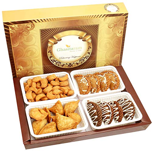 Ghasitaram Gifts Holi Sweets, Holi Gifts, Holi Hamper Big Box of Gujiya, Chocolate Gujiya, Mini Namkeen Gujiyas and Farsan Samosas von Ghasitaram Gifts