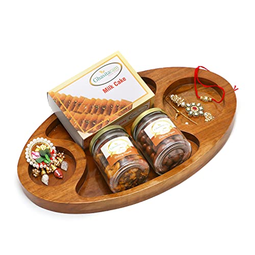 Ghasitaram Gifts Rakhi Gifts for Brothers Chip n Dip Platter with Milk Cake, Dryfruits, Roli Chawal Thali and Bhaiya Bhabhi Rakhis von Ghasitaram Gifts