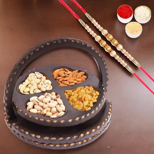 Ghasitaram Gifts Rakhi Gifts for Brothers Dryfruit - Foldable Basket of 4 dryfruits with 2 Pearl Rakhis von Ghasitaram Gifts