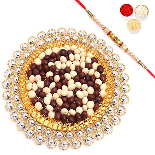 Ghasitaram Gifts Rakhi Gifts for Brothers Rakhi Chocolate Golden Crystal Nutties Thali with Pearl Rakhi von Ghasitaram Gifts