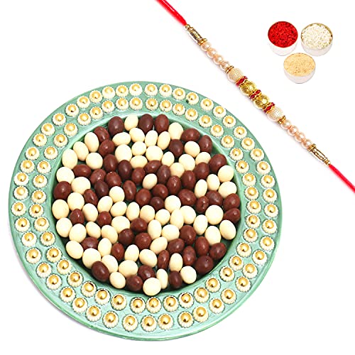 Ghasitaram Gifts Rakhi Gifts for Brothers Rakhi Chocolate Green Metal Nutties Thali with Pearl Rakhi von Ghasitaram Gifts