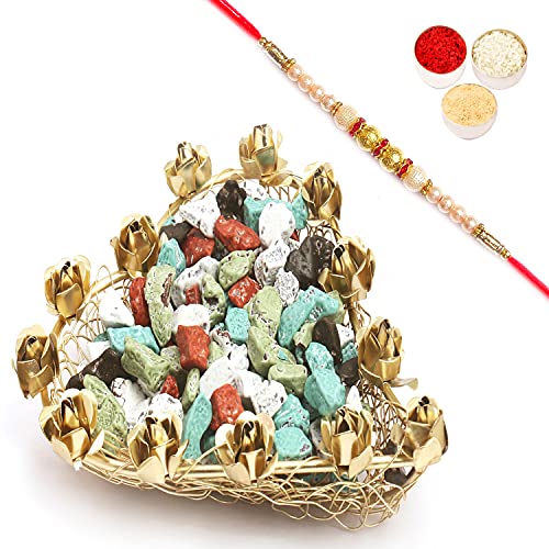 Ghasitaram Gifts Rakhi Gifts for Brothers Rakhi Chocolate Mesh Heart Stone Chocolate Tray with Pearl Rakhi von Ghasitaram Gifts