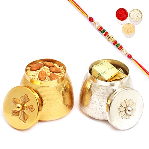 Ghasitaram Gifts Rakhi Gifts for Brothers Rakhi Sweets - Metal Namkeen and MEWA Bites Barnis with Beads Rakhi von Ghasitaram Gifts