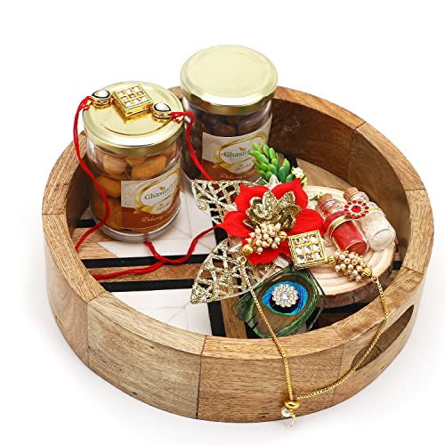 Ghasitaram Gifts Rakhi Gifts for Brothers Round Printed Tray of 2 Jars of Choco Almonds, Crunchy Cashews, Roli Chawal Thali and Bhaiya Bhabhi Rakhis with 2 Green Beads Rakhis von Ghasitaram Gifts