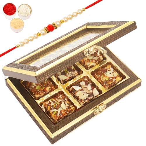 Ghasitaram Gifts Rakhi Gifts for Brothers Wooden Lazer 6 pcs Sugarfree Bites Box with Beads Rakhi von Ghasitaram Gifts