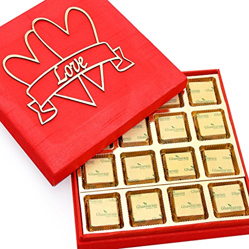 Valentine Gifts Ghasitaram Gifts Indian Sweets - Red Valentines MEWA bite Box von Ghasitaram Gifts