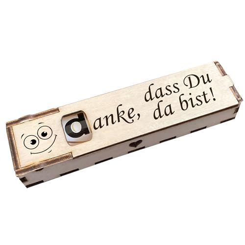 Danke, dass Du da bist! - Holz Geschenkbox geschliffen mit Spruch Lasergravur inkl. Duplo Schokoriegel Schokolade Geschenkidee Handarbeit von Girahlutions