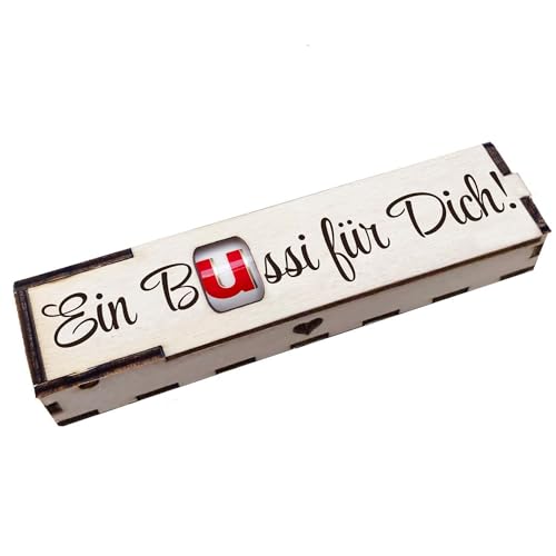 Duplo Holzbox mit Schokoriegel Geschenkbox mit Spruch Gravur Schokolade Mitbringsel Geschenkidee - Ein Bussi für Dich!! von Girahlutions