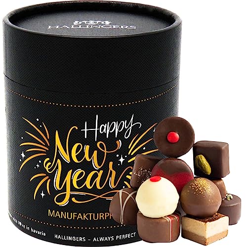 Hallingers Happy New Year XXL - Manufaktur Pralinen Geschenk handmade ohne Alkohol aus Edelkakao Schokolade (Dose) - Adventskalender Neuheiten & Adventskalender befüllen | Glückwunsch Danke Neues Zuha von Hallingers Genuss Manufaktur