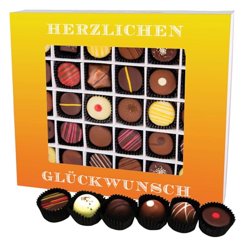 Hallingers Herzlichen Glückwunsch XXL - Manufaktur Pralinen Geschenk handmade teils mit Alkohol aus Edelkakao Schokolade (Box) - Adventskalender Neuheiten & Adventskalender befüllen | Geburtstag Glück von Hallingers Genuss Manufaktur