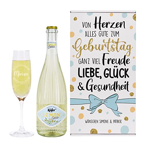 Herz & Heim® Geburtstags-Geschenkset mit niedlichem Schleifenmotiv und Käfer Fruchtsecco (0.75l), Sektglas, Geschenkbox, Wunschname und -text Lemon von Herz & Heim