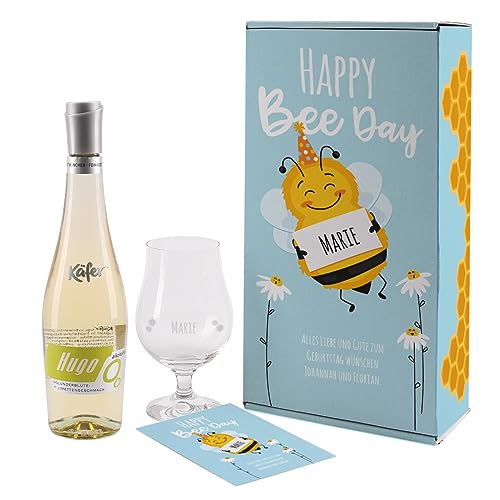 Herz & Heim® Geschenkset "Happy Bee Day" mit Käfer Hugo alkoholfrei, Geschenkbox, Cocktailglas und Postkarte von Herz & Heim