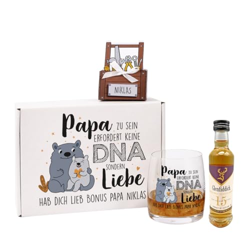 Herz & Heim® Geschenkset für Stiefpapas mit Whisky, Schokolade und bedruckten Glas in Geschenkverpackung von Herz & Heim