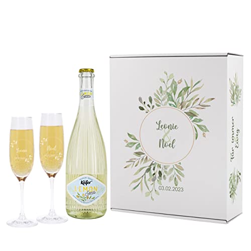 Herz & Heim® Hochzeits-Sekt-Geschenk/gravierte Sektgläser, Fruchtsecco und Geschenkverpackung mit floralem Muster Lemon von Herz & Heim