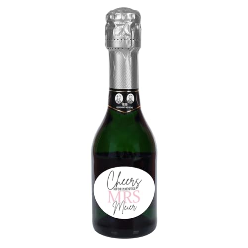 Herz & Heim® Personalisierte Sektflasche zum JGA – Cheers auf die zukünftige Mrs – Individuelles Geschenk zur Hochzeit – Sekt mit Wunschname – Perfekt für Junggesellinnenabschied & Brautfeier von Herz & Heim