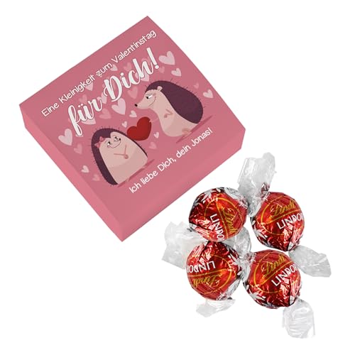 Herz & Heim® Pralinenbox personalisiert zum Valentinstag mit 4 Schokokugeln, Wunschtext (Eine Kleinigkeit zum Valentinstag) von Herz & Heim