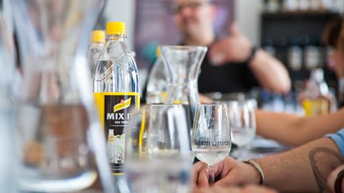 Jochen Schweizer Geschenkgutschein: Gin Tasting Frankfurt am Main (7 Premium Gins) von JOCHEN SCHWEIZER