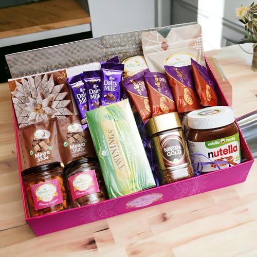 Ghasitaram Gifts Jaiccha Ghasitaram Big Hamper Basket of 21 Goodies with Kaju Katlis |Diwali,Holi,Valentine,Birthday,Anniversary,Gift for Her,Him,Mothers Day,Fathers Day| von Jaiccha