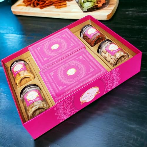 Ghasitaram Gifts Jaiccha Holi- Sweets/Holi Hampers/Thandai Ghasitaram Big Hamper Tray of Assorted Gujiyas, Crunch Cashew, Paan Raisins, Peri Almonds and Pistachios von Jaiccha