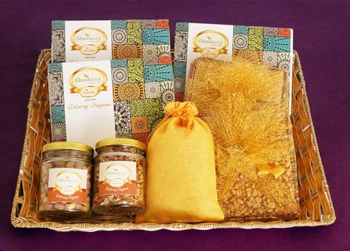 Ghasitaram Gifts Jaiccha Lohri Sweets Gachak hampers Lohri Rectangle Basket von Jaiccha