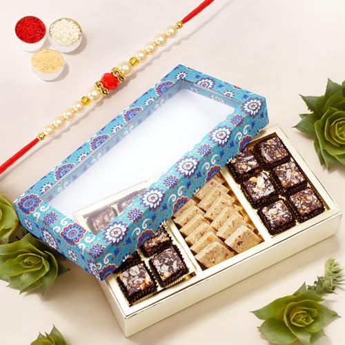 Ghasitaram Gifts Jaiccha Rakhi Gifts for Brothers 3 Part Printed Box of Sugarfree Anjeer Bites and Sugarfree Kaju Katli with Pearl Beads Rakhi von Jaiccha