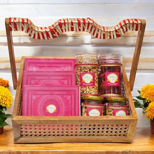 Ghasitaram Gifts JaicchaLohri sweets Gachak hampers Wooden Rattan Basket with Lohri Goodies von Jaiccha