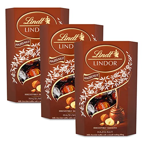 Lindor Selection Haselnussschokoladen-Trüffel, Weihnachtsstrumpf, Süßigkeiten, Snack-Füller, 3 x 200 g von Lindt Chocolates