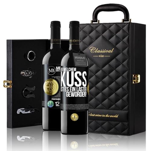 «Bei welchem Kuss ist es ein Laster geworden?» Flaschenpost. Geschenk-Luxus-Aktentasche 2x Premium Rotwein Reserve 12 Monate und Set mit 4 Accessoires. Etikett Schwarz ANPASSBAR von Mensaje en una Botella