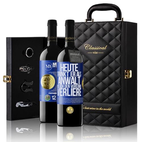 «Heute trinkt er als Anwalt Bis ich den Verstand verliere» Flaschenpost. Geschenk-Luxus-Aktentasche 2x Premium Rotwein Reserve 12 Monate und Set mit 4 Accessoires. Etikett Blau ANPASSBAR von Mensaje en una Botella