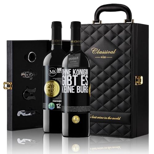 «Ohne Königin gibt es keine Burg» Flaschenpost. Geschenk-Luxus-Aktentasche 2x Premium Rotwein Reserve 12 Monate und Set mit 4 Accessoires. Etikett Schwarz ANPASSBAR von Mensaje en una Botella